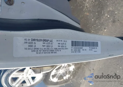 2010 Chrysler 300 Touring z USA, uszkodzony, nr VIN 2C3CA4CD5AH329357